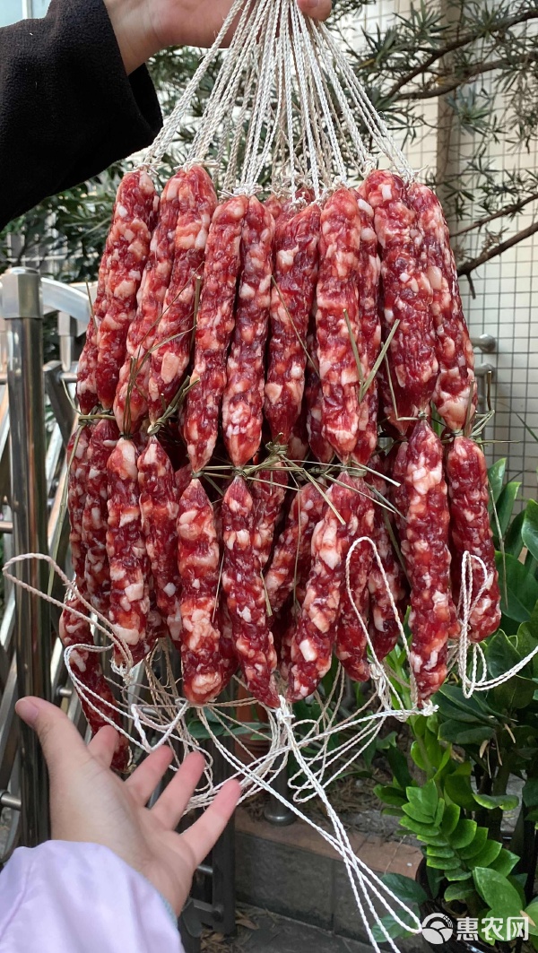 匠心傳承，臘味飄香——探秘廣式臘腸古法生嗮的藝術與美味
